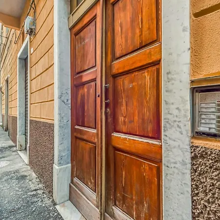 Nelli - Via Biassa 4*