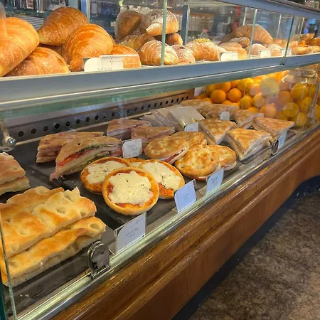 Nelli - Via Biassa 4*