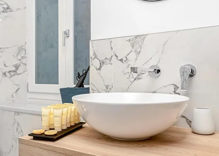 Nelli - Via Biassa Vendégház 4*