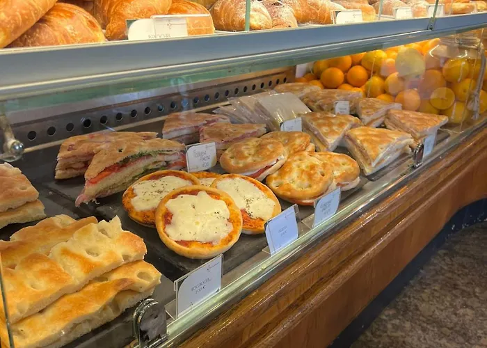 Nelli - Via Biassa 4*